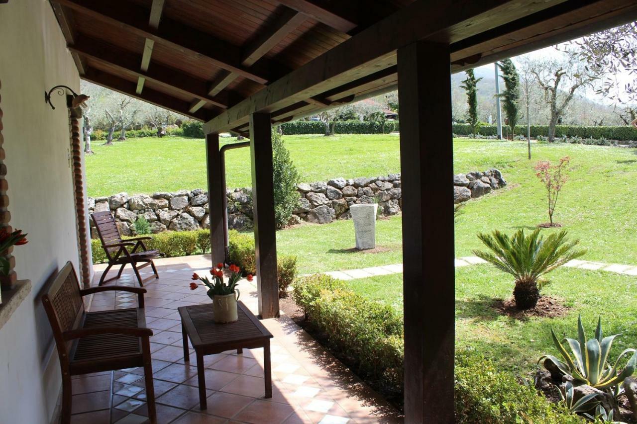 Agriturismo Il Castagneto Padula Exterior photo