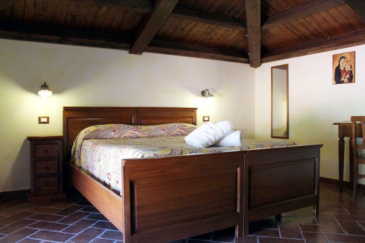 Agriturismo Il Castagneto Padula Exterior photo