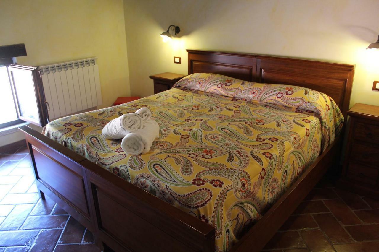 Agriturismo Il Castagneto Padula Exterior photo